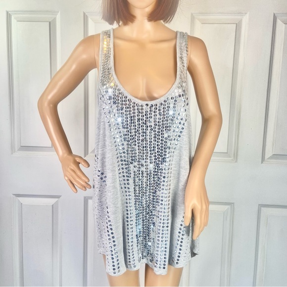 Romeo & Juliet Couture Tops - Romeo & Juliet Couture Sequined Gray Top